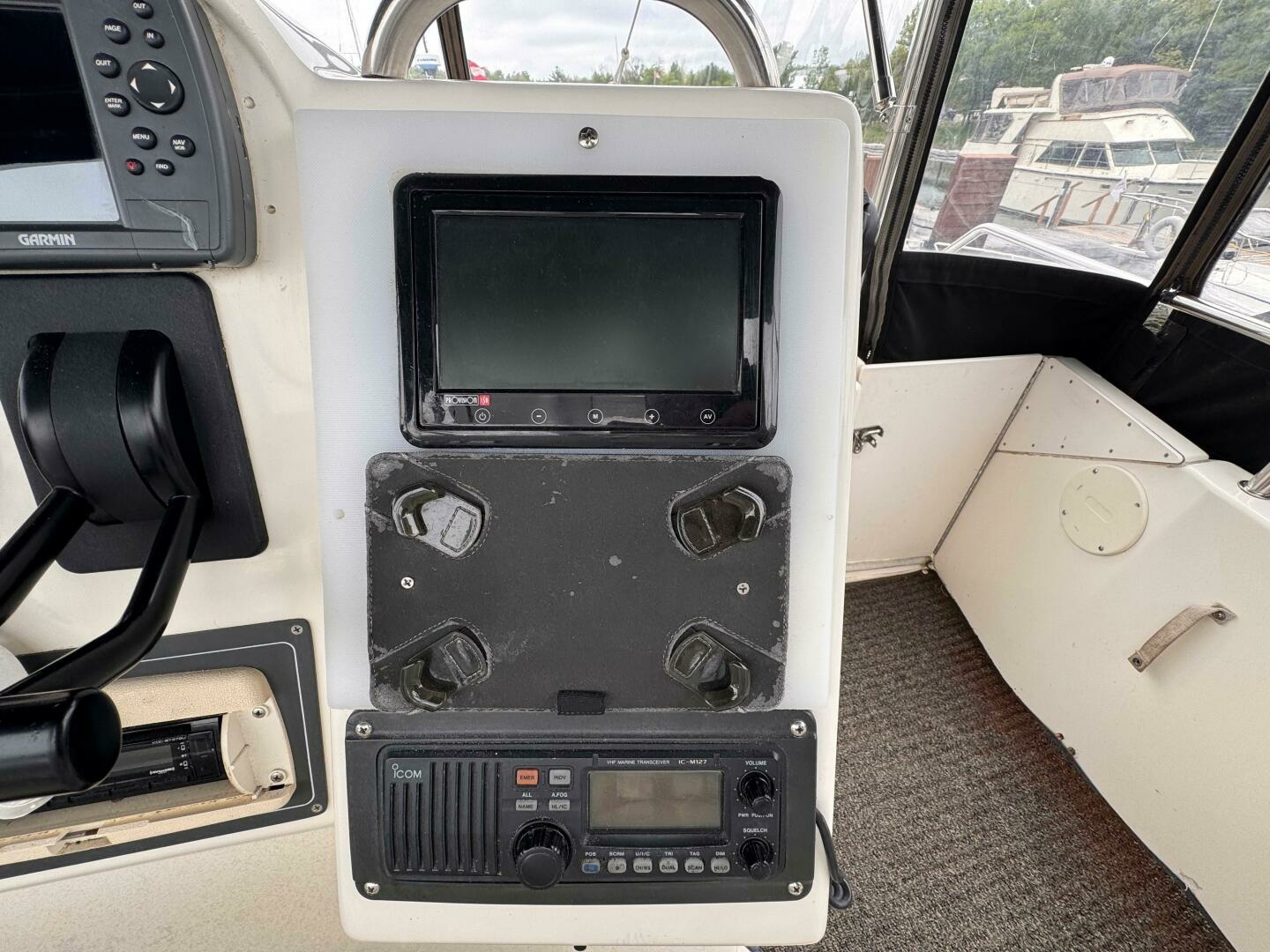1997 Silverton 352 Motor Yacht 35