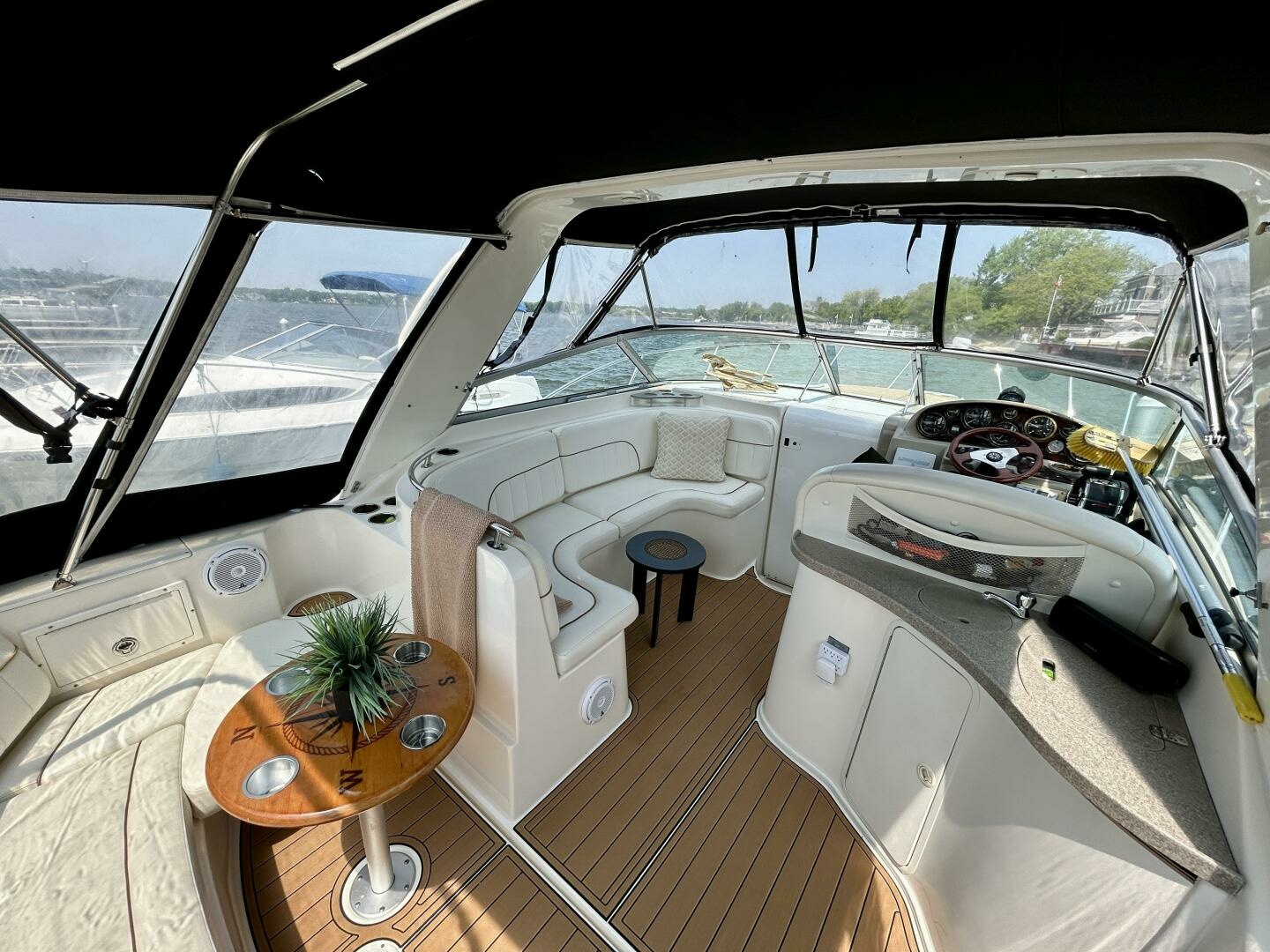 2003 Rinker 310 Fiesta Vee 31