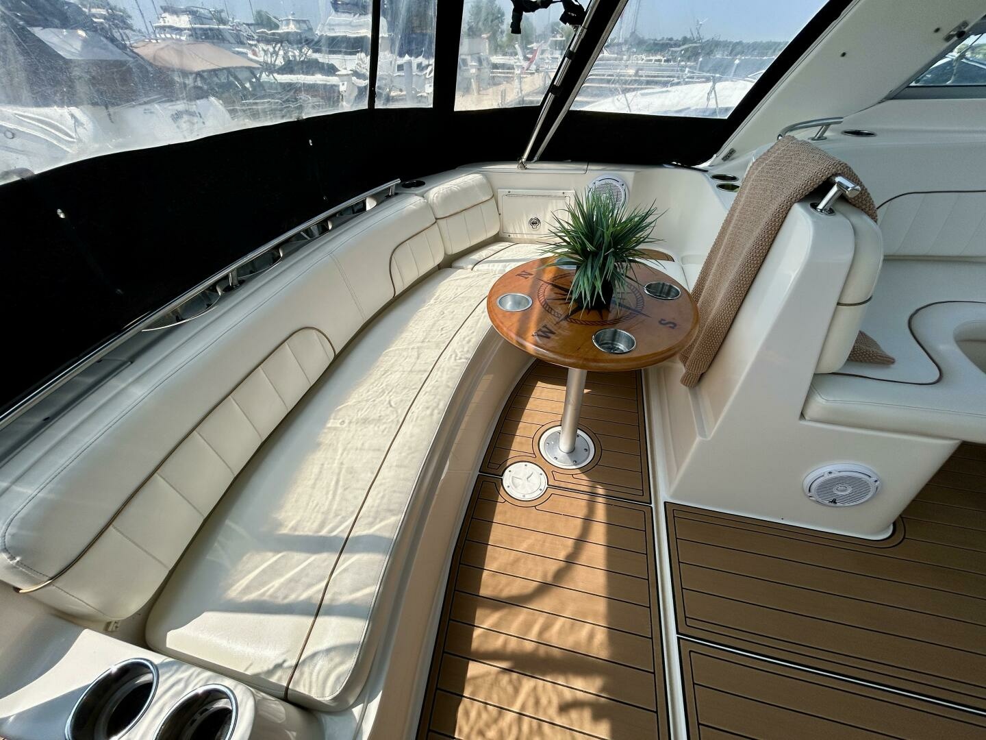 31ft Rinker Yacht For Sale