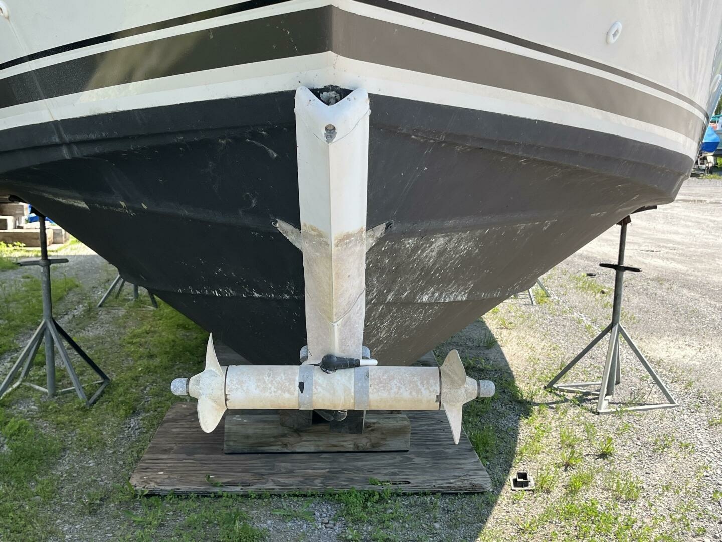 1996 Carver 370 Aft Cabin — photograph 5