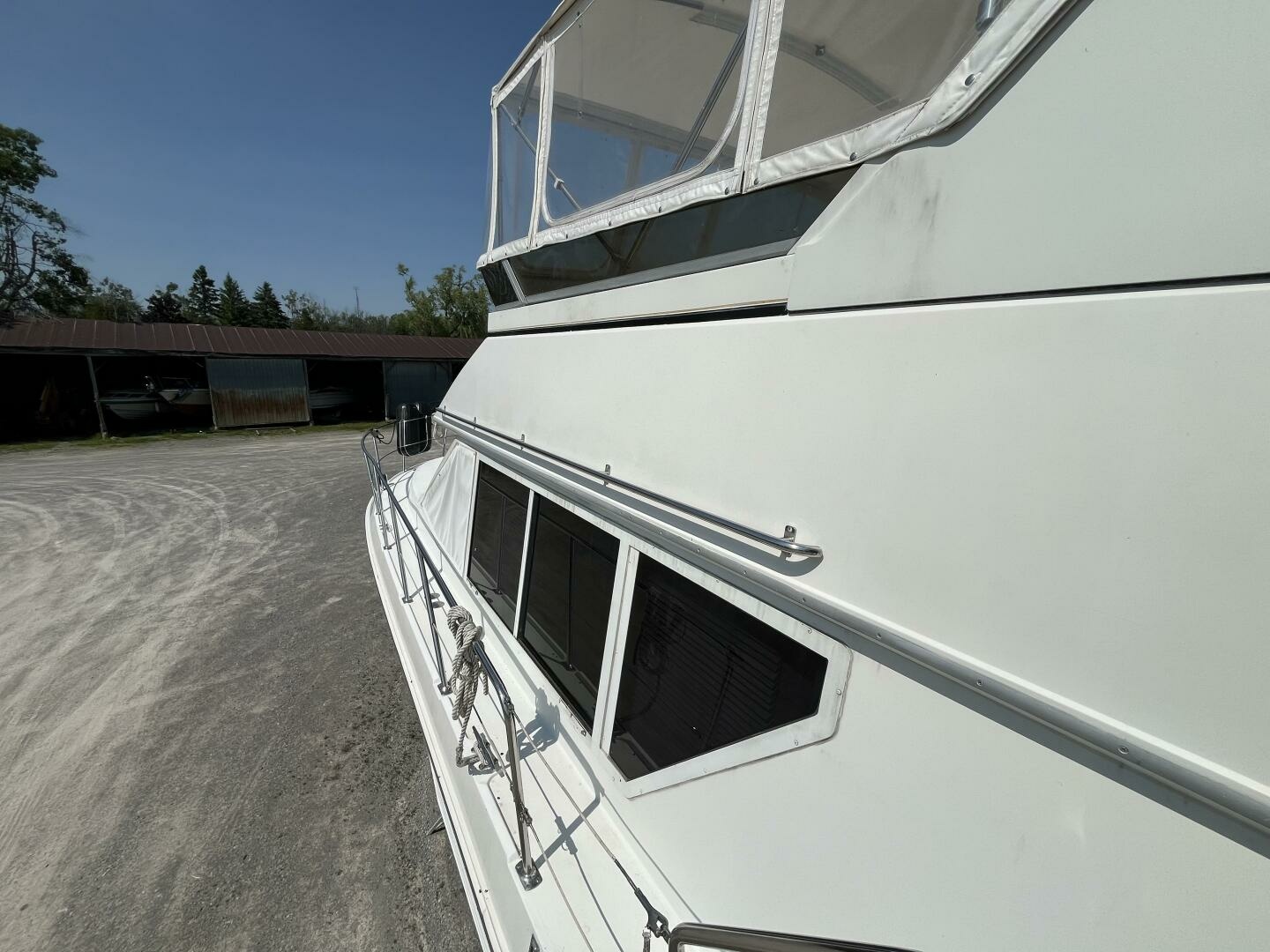 1996 Carver 370 Aft Cabin 37