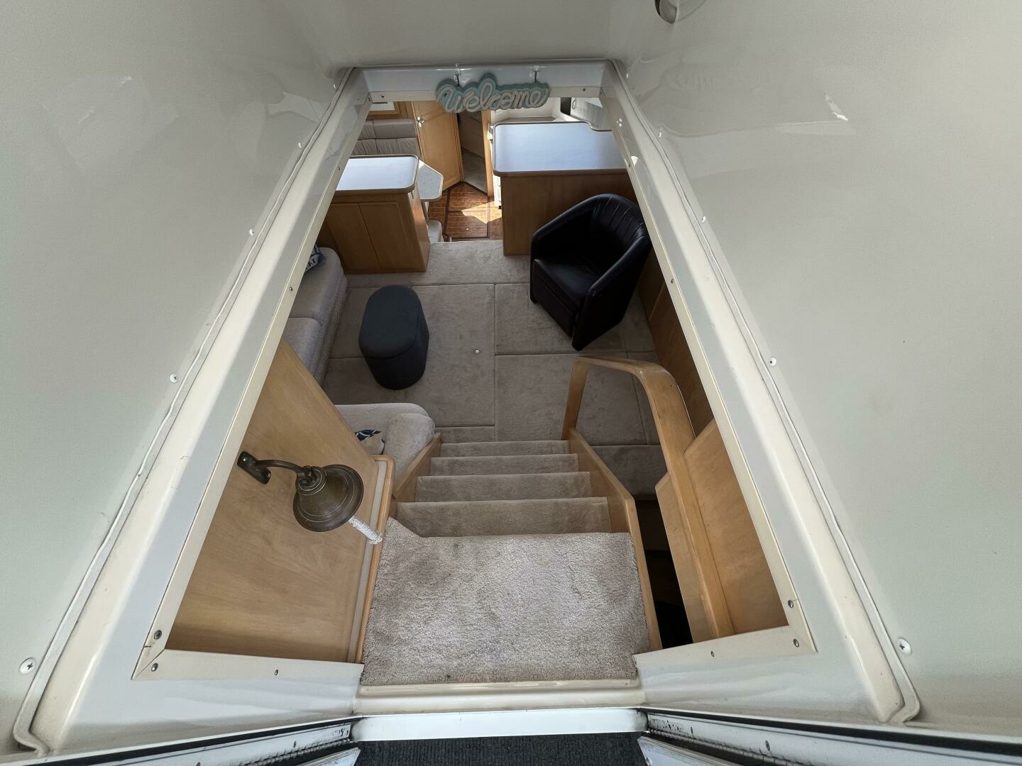 37ft Carver Yacht For Sale
