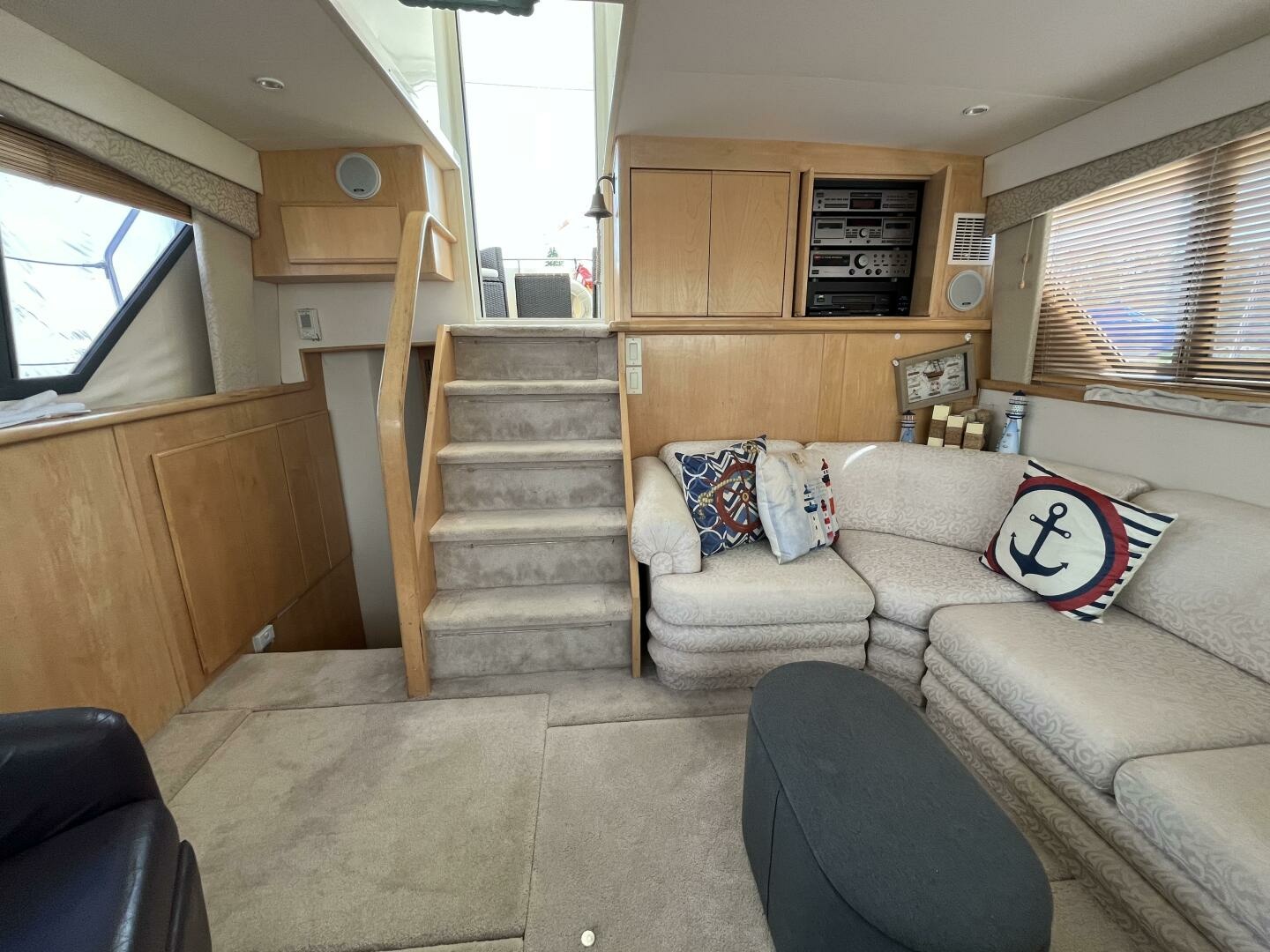 1996 Carver 370 Aft Cabin 37