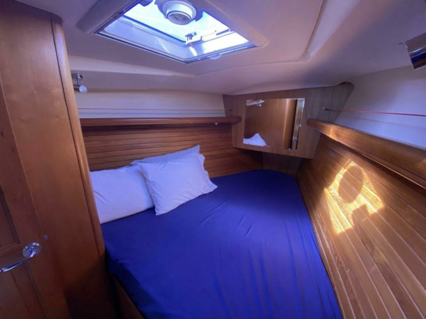 2006 Hunter 45 Center Cockpit 45