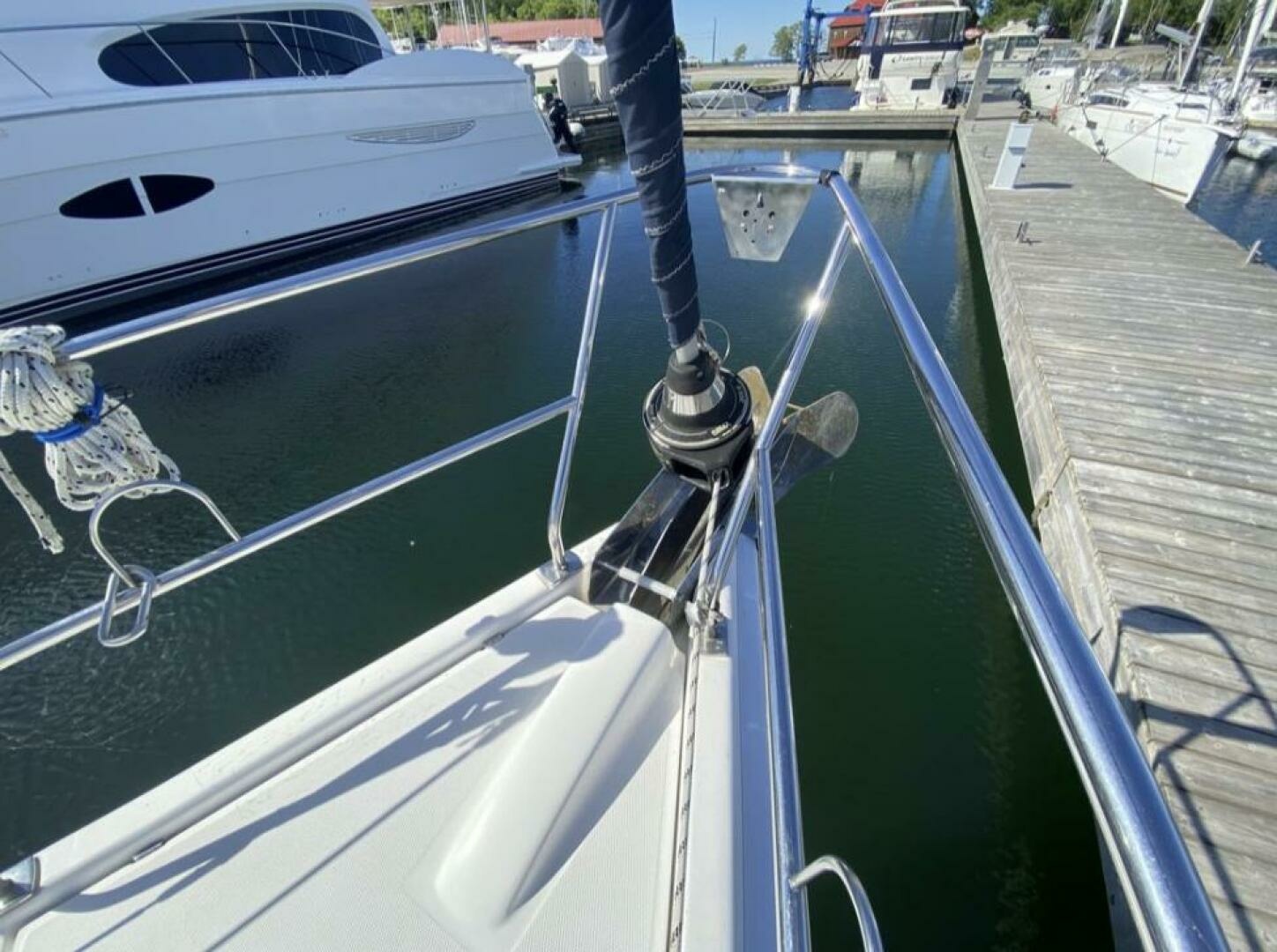 2006 Hunter 45 Center Cockpit — photograph 3