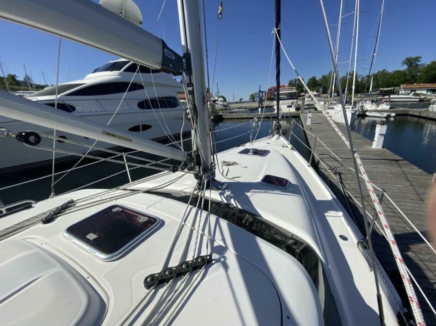 2006 Hunter 45 Center Cockpit 45