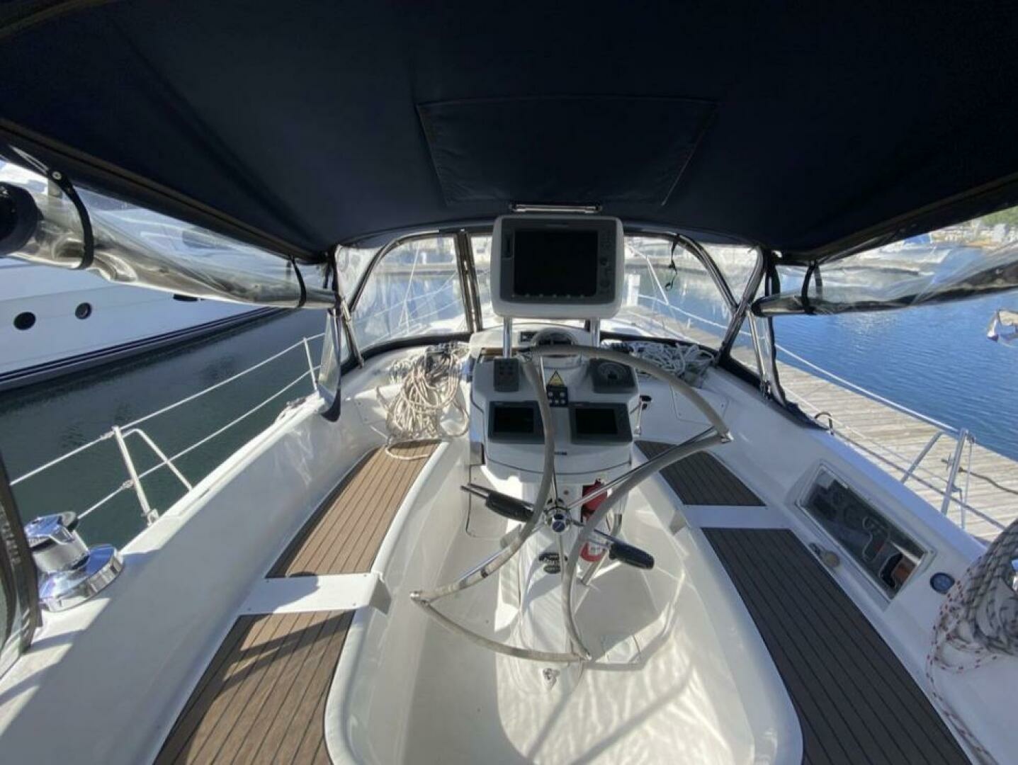 2006 Hunter 45 Center Cockpit 45