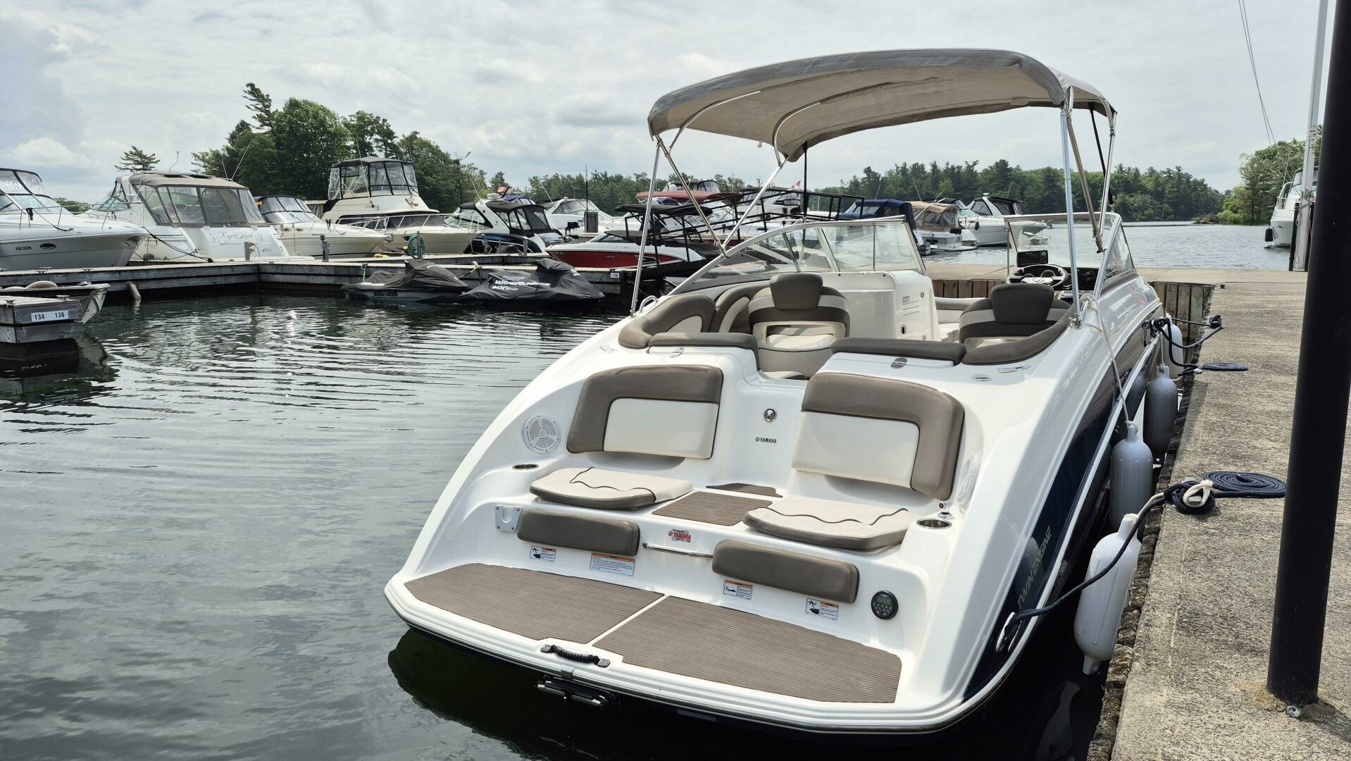 24ft Yamaha Boats Yacht For Sale
