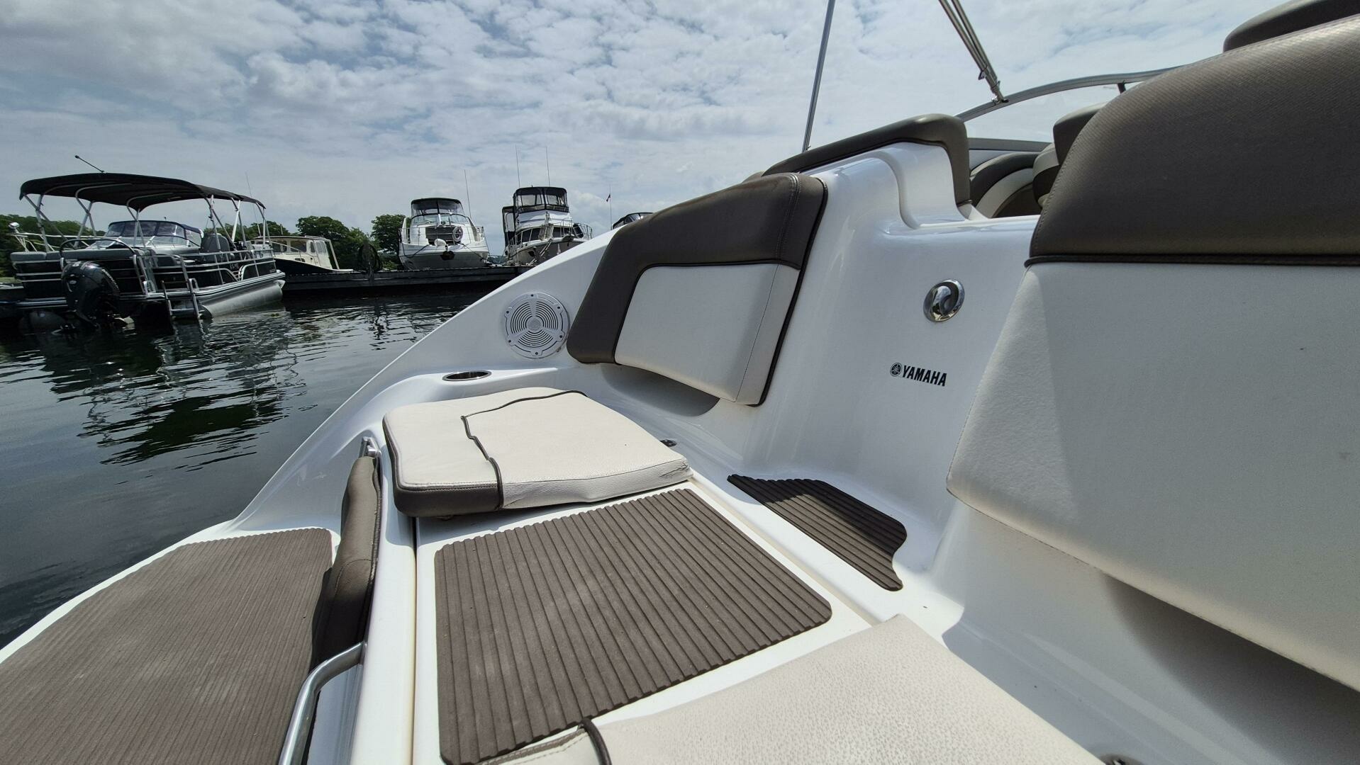 2012 Yamaha Boats 242 Limited 24