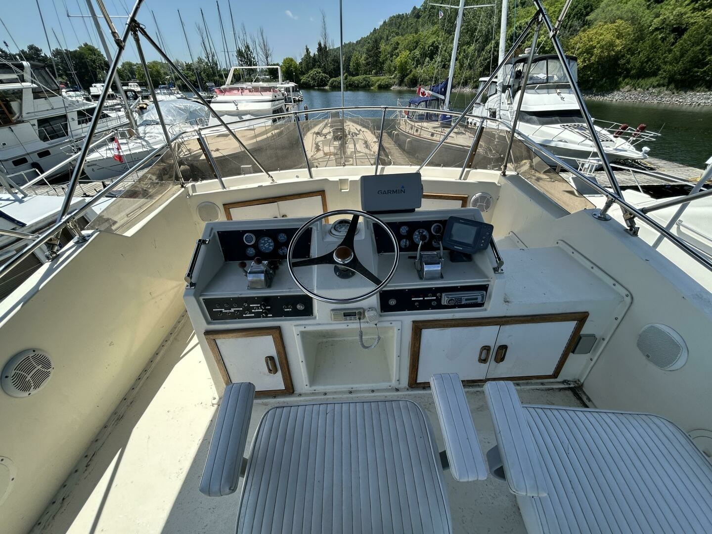 1984 Hatteras 36 Convertible 36