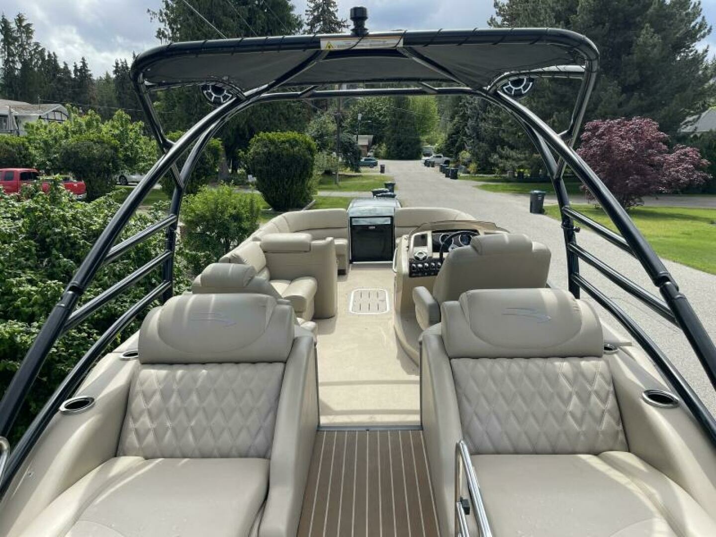 25ft Bennington Yacht For Sale