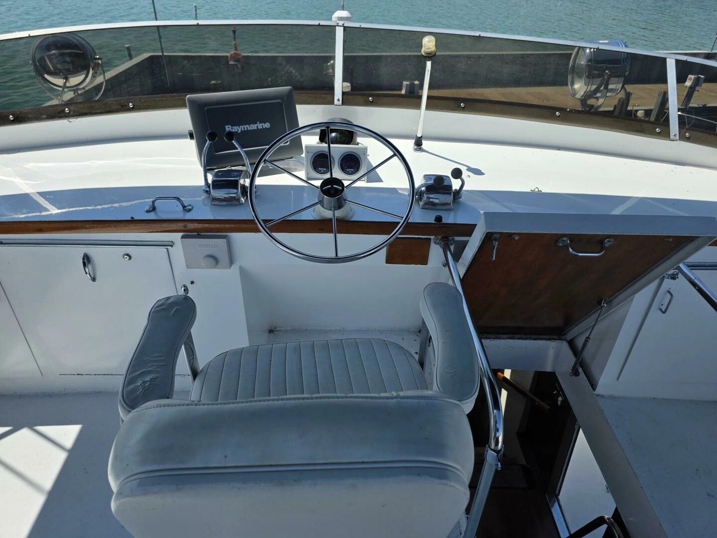 Chris-Craft Roamer 60 Yacht For Sale