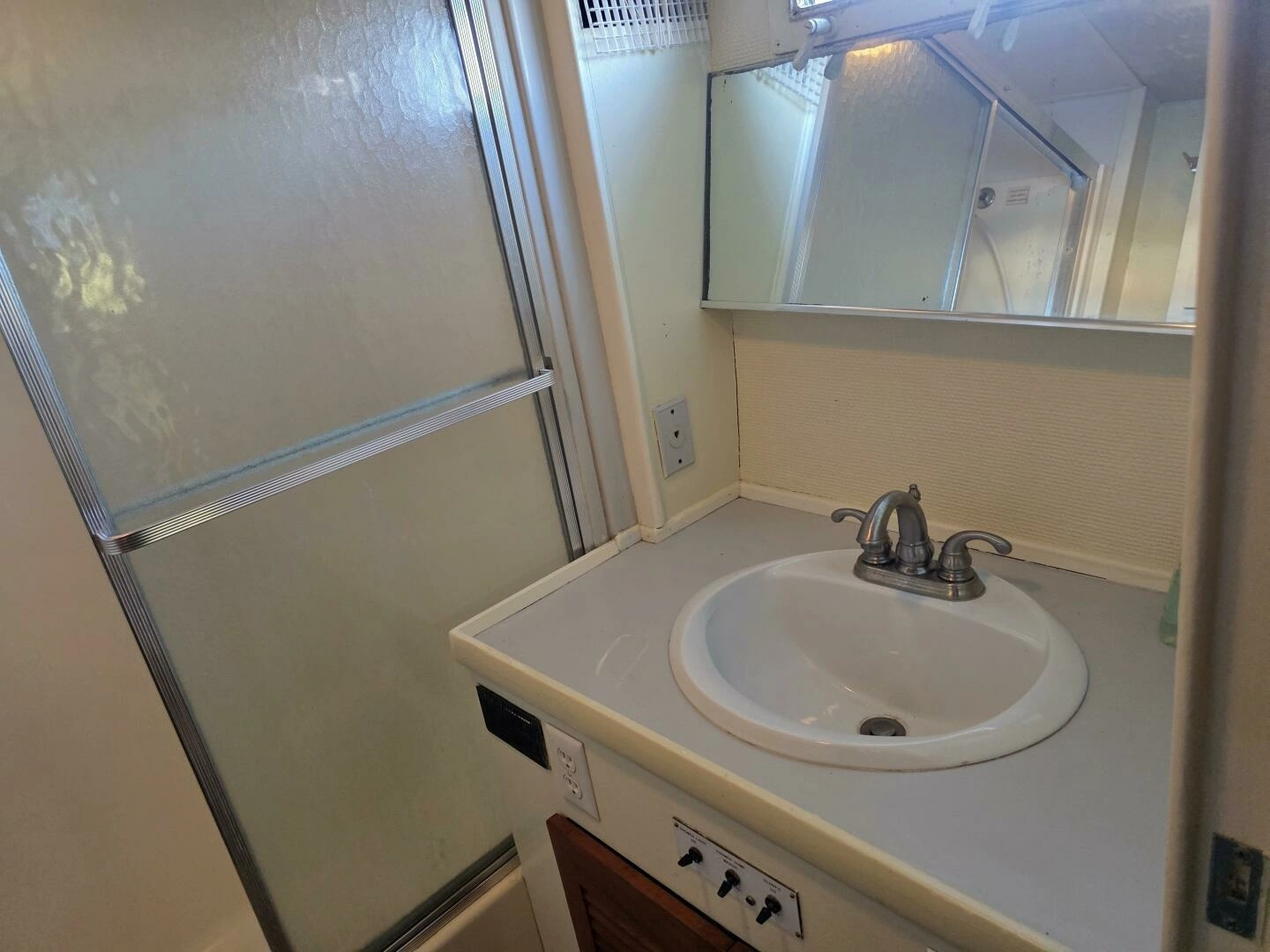 Chris-Craft Roamer 60 Yacht For Sale