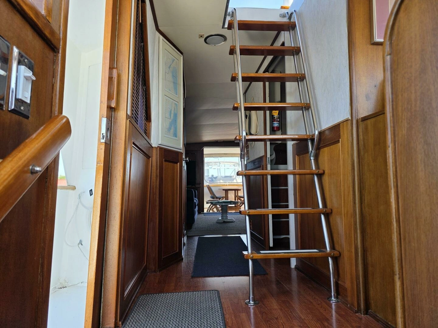 Chris-Craft Roamer 60 Yacht For Sale