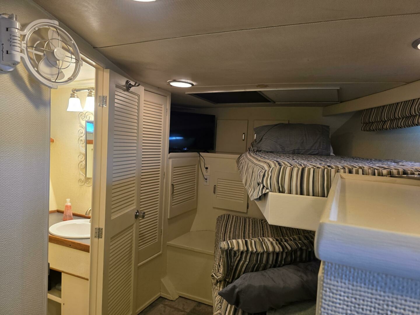 1976 Chris-Craft Roamer 60 60
