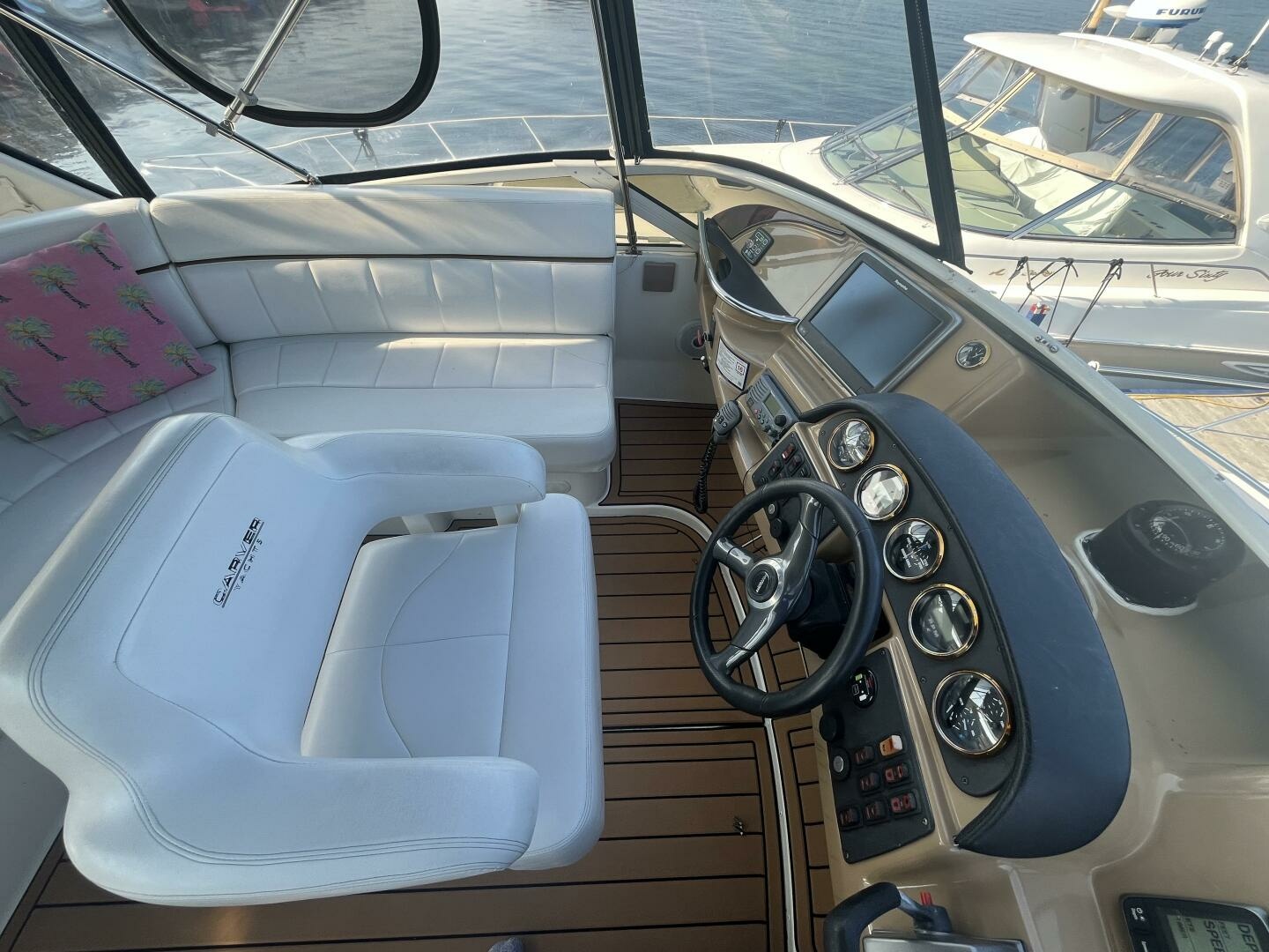2003 Carver 444 Cockpit Motor Yacht 44
