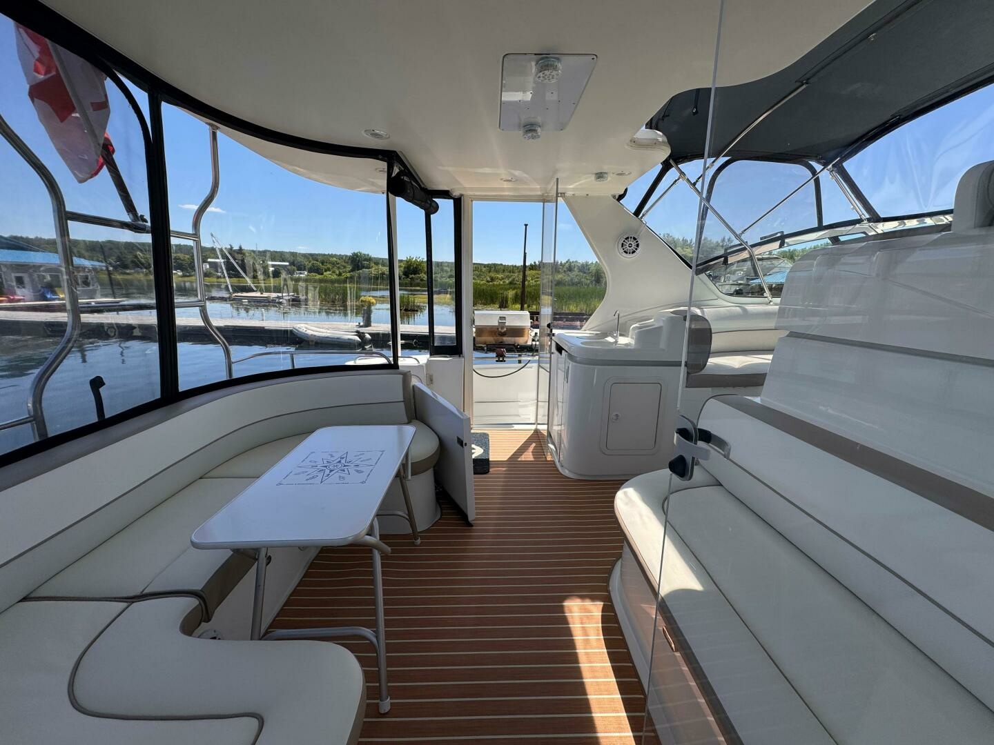2002 Cruisers Yachts 4450 Express Motor Yacht 45