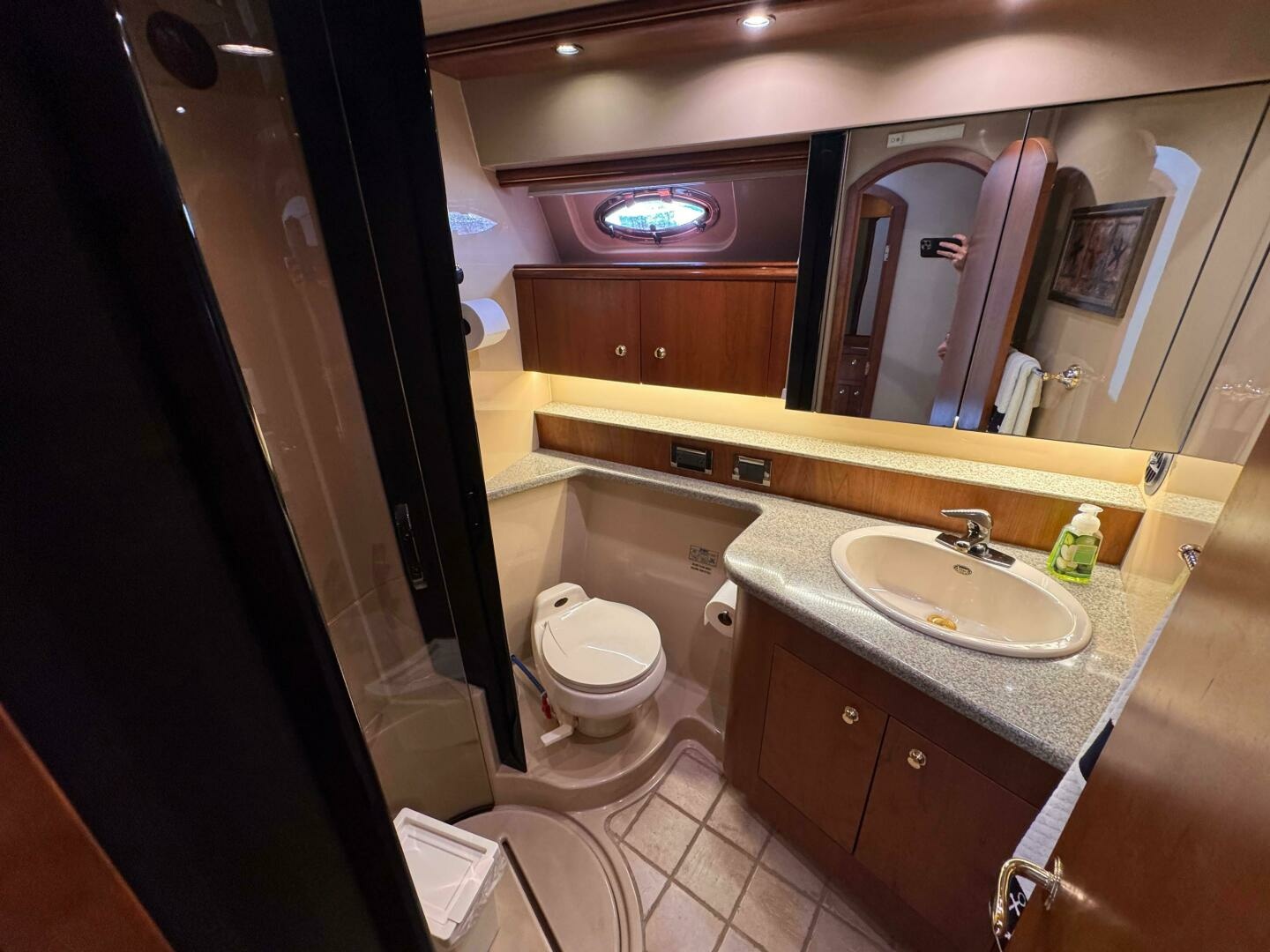 2002 Cruisers Yachts 4450 Express Motor Yacht 45