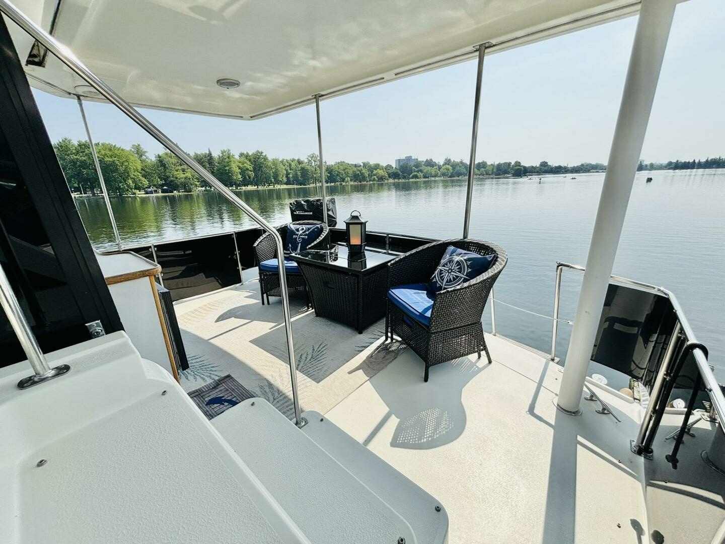 1988 Carver 3807 AFT CABIN 38
