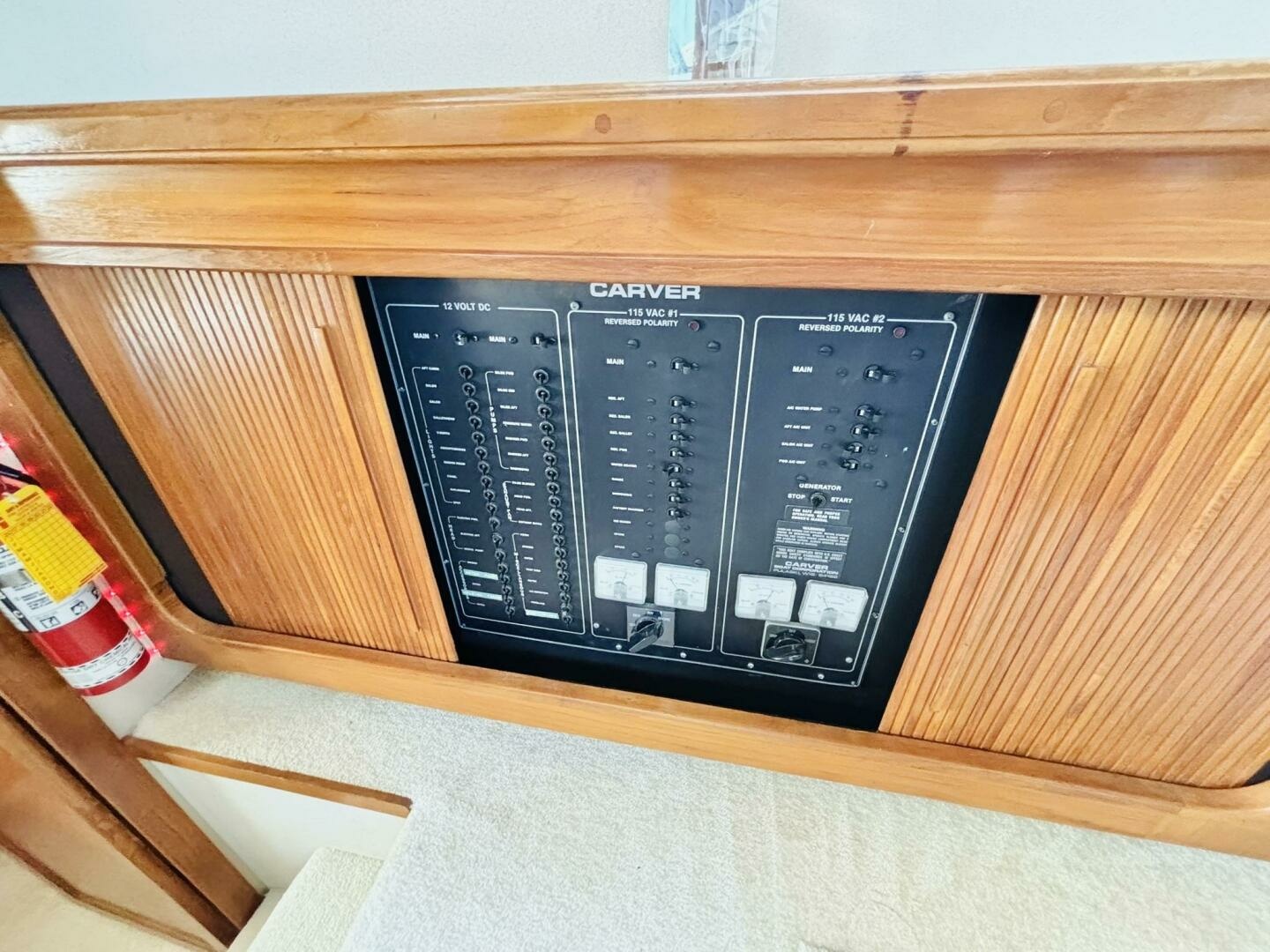 1988 Carver 3807 AFT CABIN 38