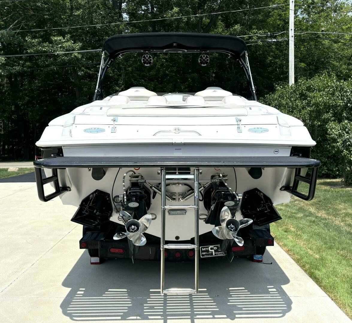 2005 Donzi 33ZX 33
