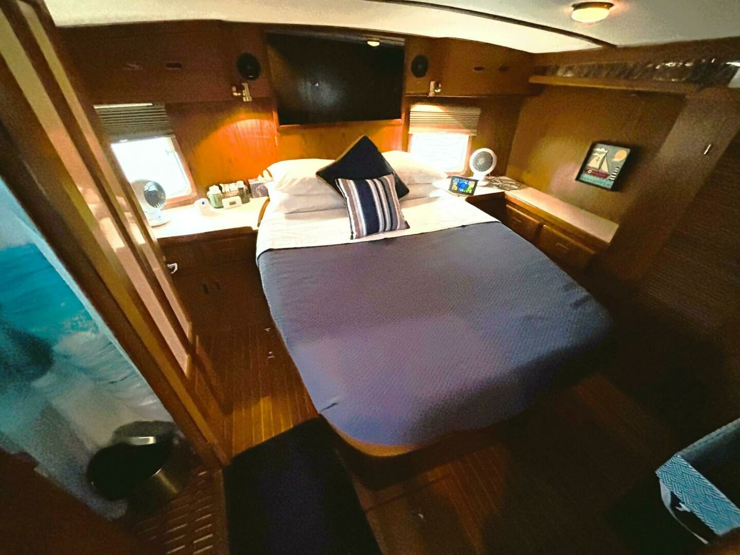 1987 President 35 AFT CABIN 35