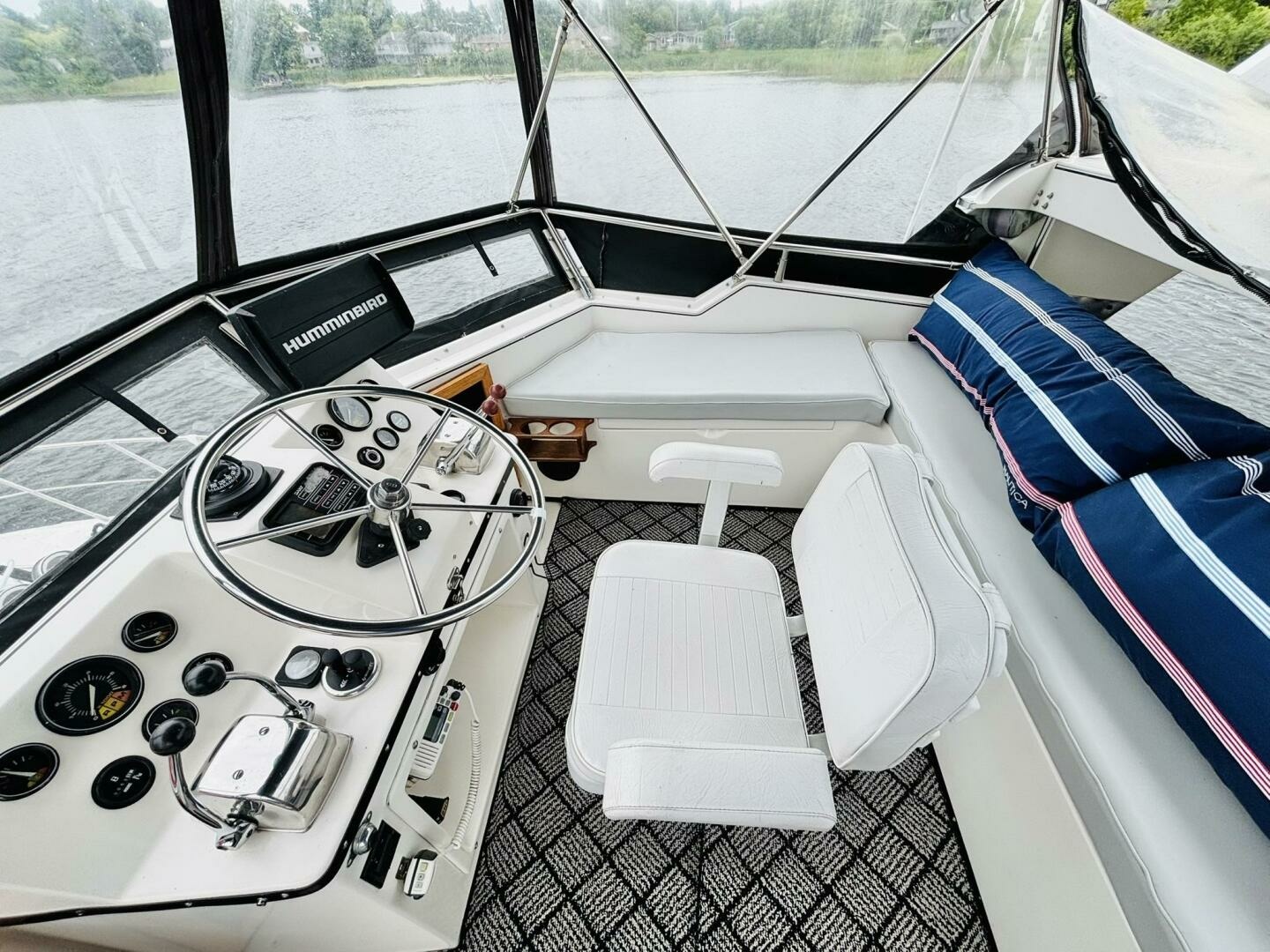 1987 President 35 AFT CABIN 35