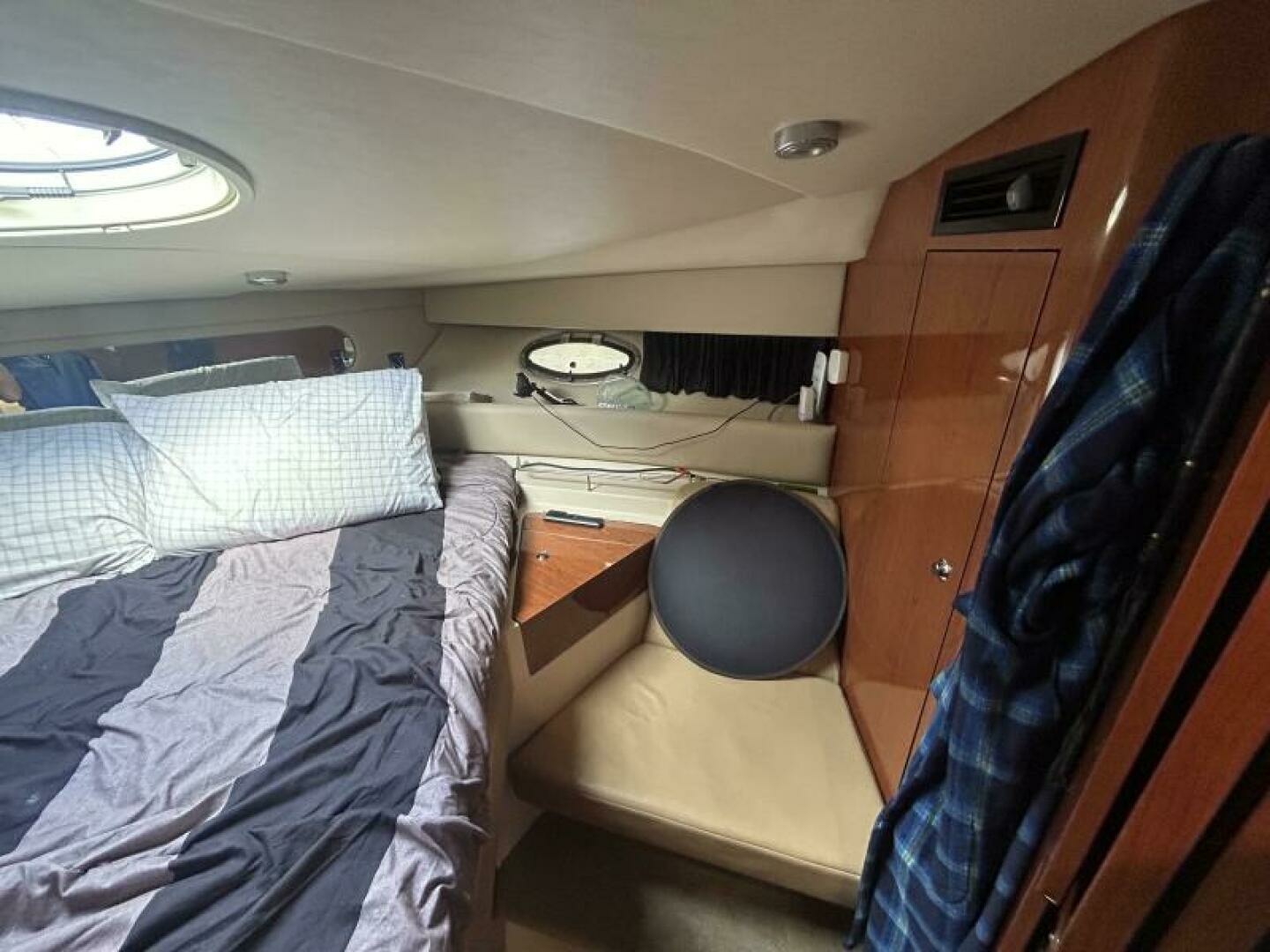 37ft Regal Yacht For Sale