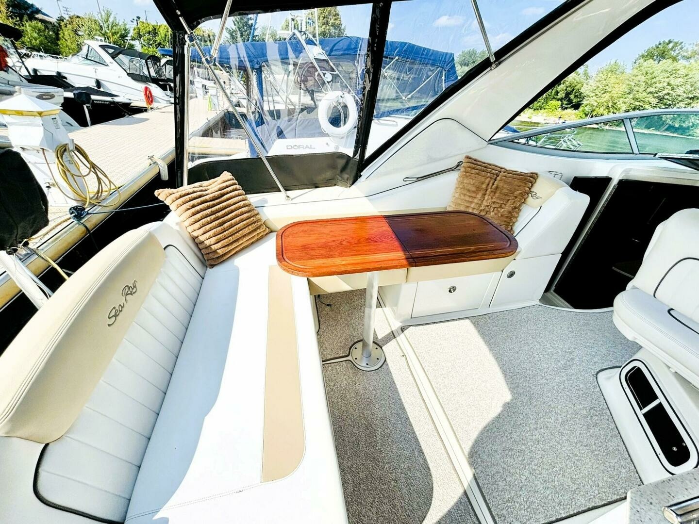 2010 Sea Ray 310 SUNDANCER 31