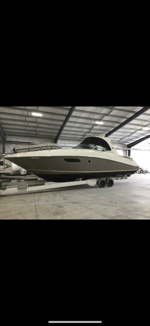 2010 Sea Ray 370 Sundancer — photograph 2