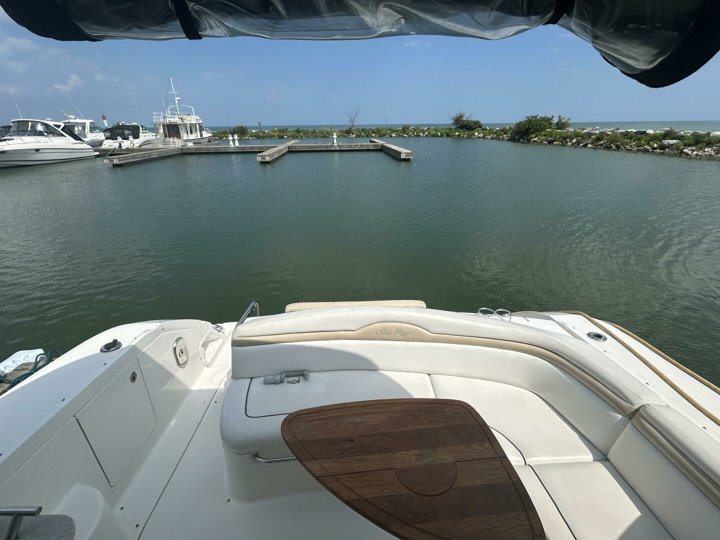 2010 Sea Ray 370 Sundancer — photograph 5