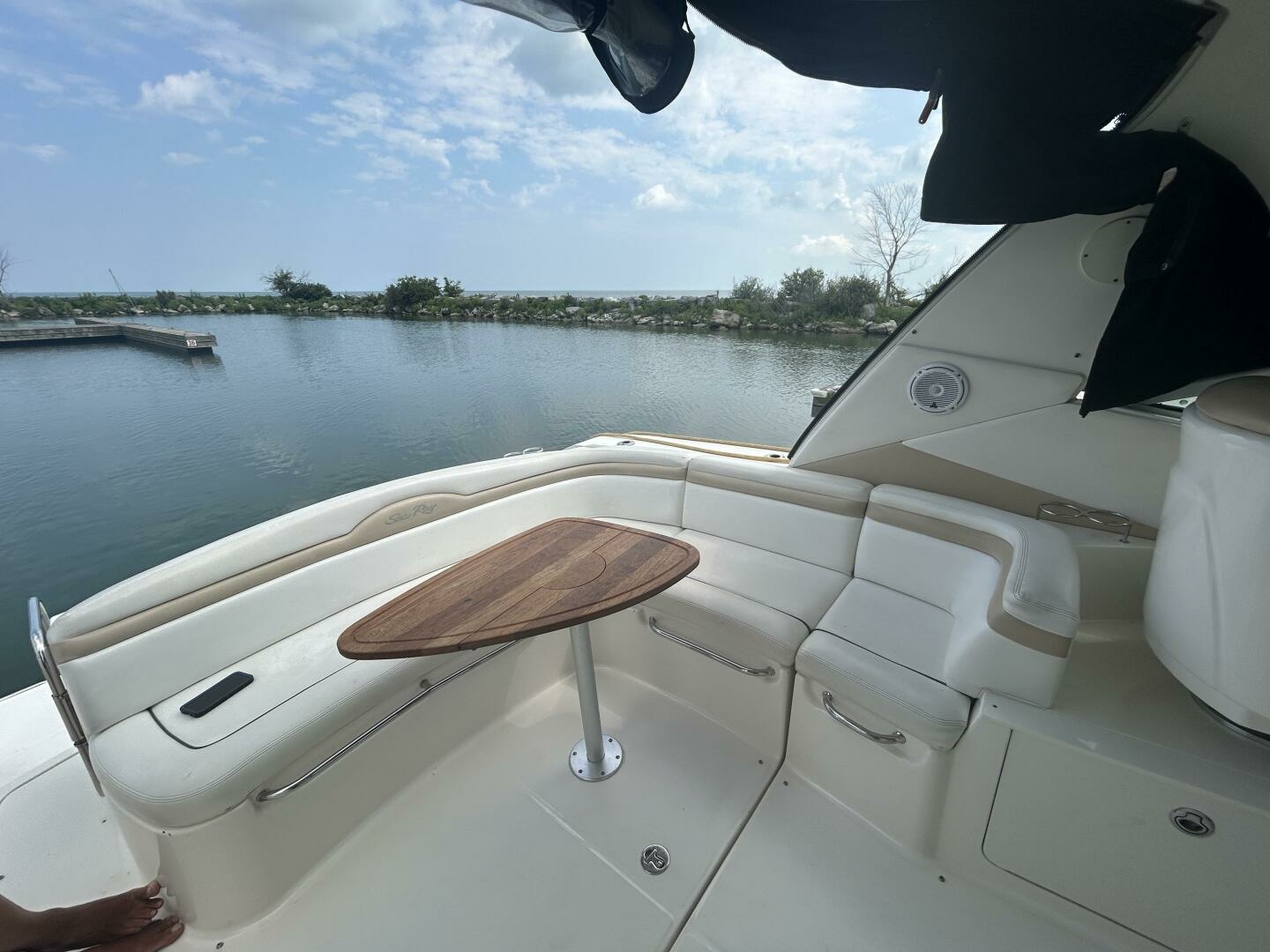 2010 Sea Ray 370 Sundancer 37