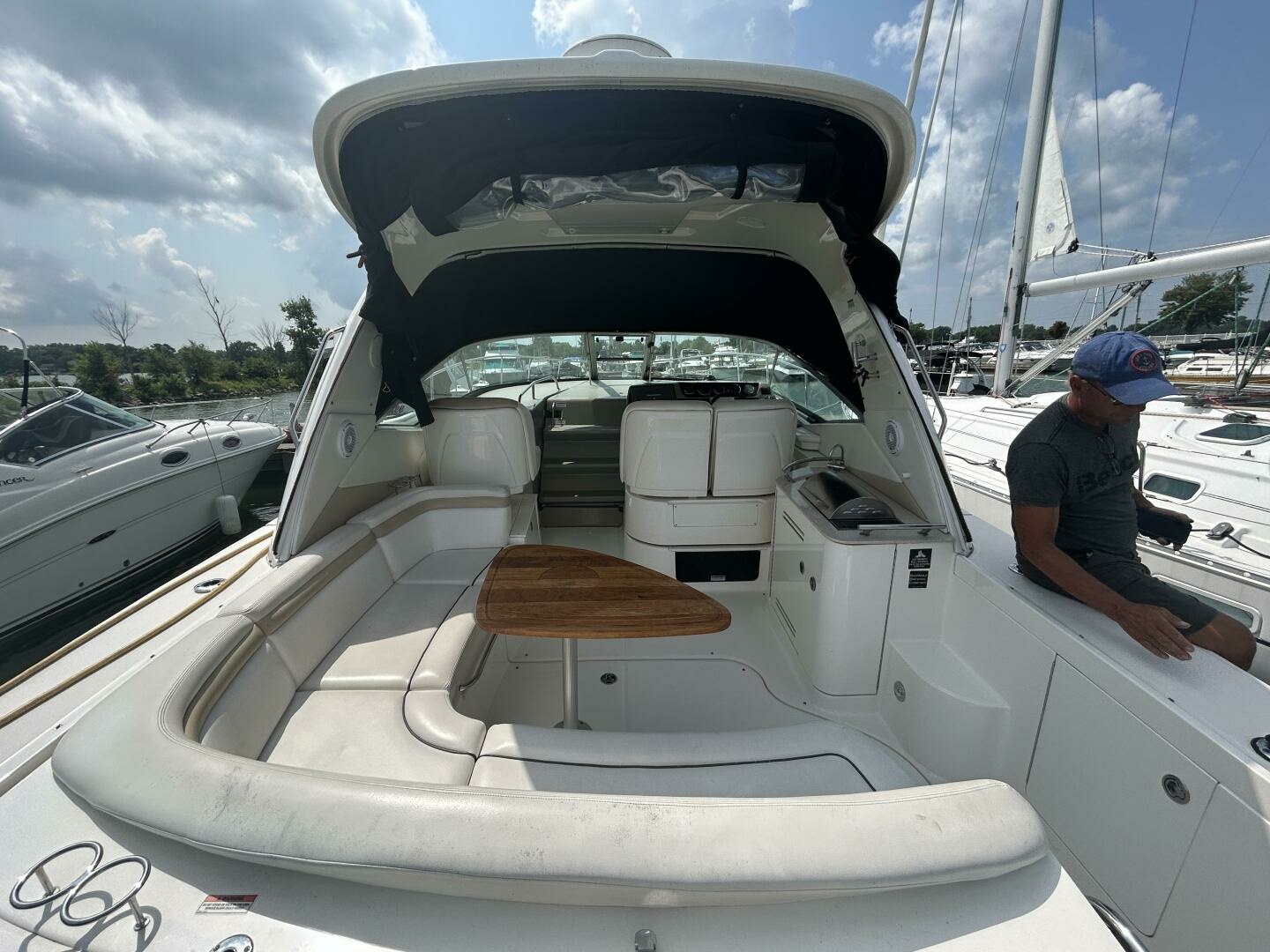 2010 Sea Ray 370 Sundancer 37