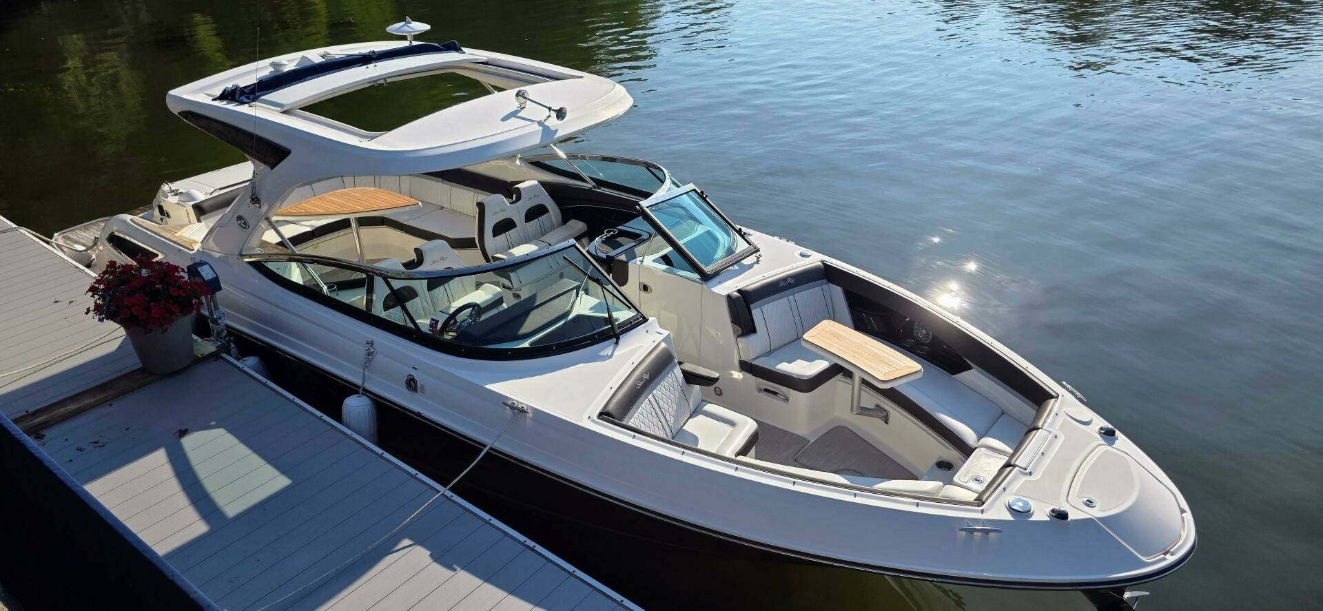 2019 Sea Ray 350 SLX 35