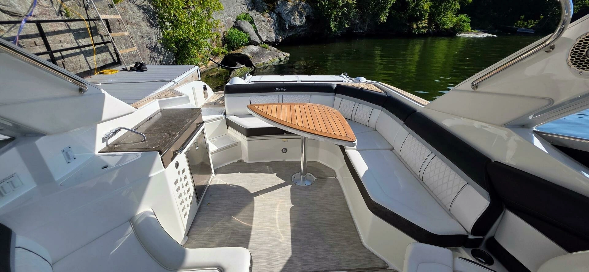 Sea Ray 350 SLX Yacht For Sale