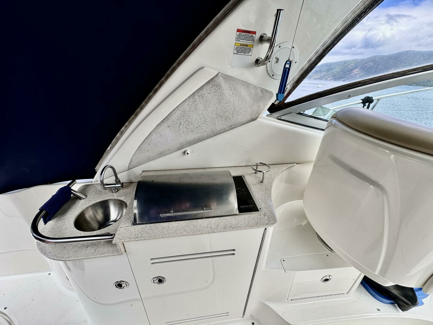 2008 Sea Ray 330 Sundancer 33