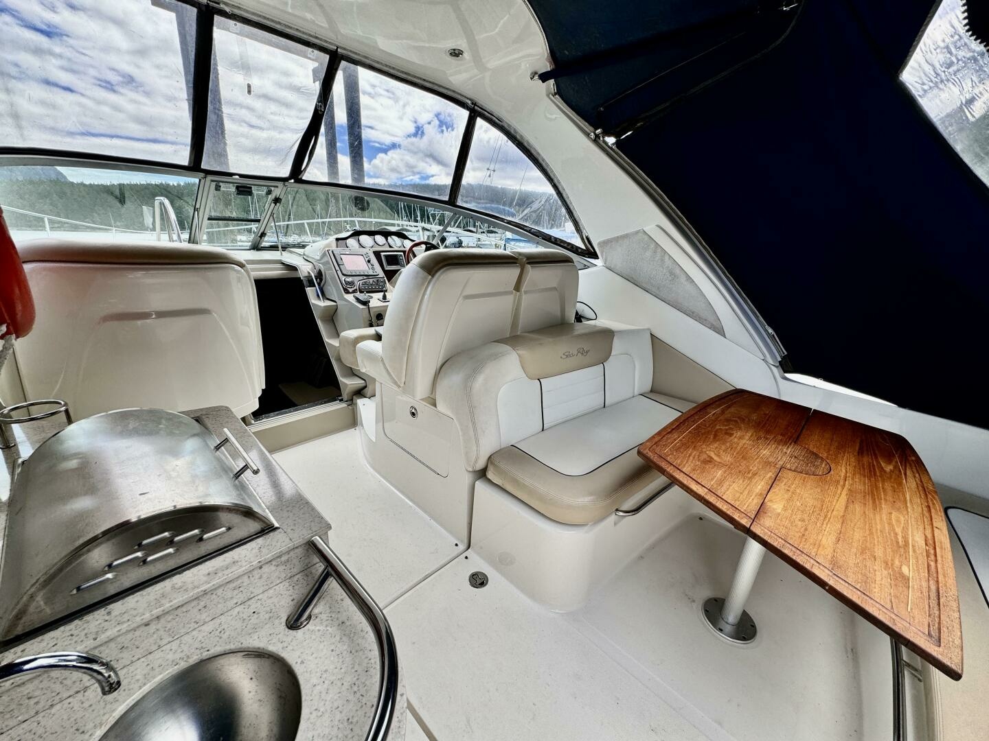 2008 Sea Ray 330 Sundancer 33