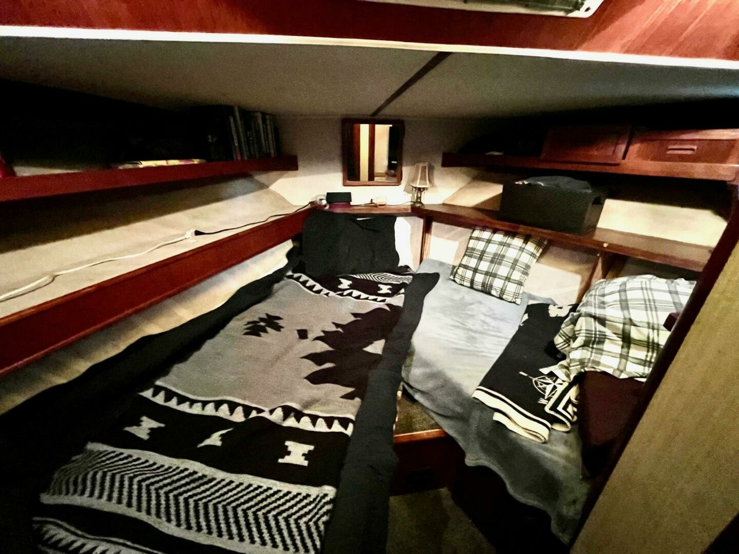 1983 Uniflite Double Cabin 42