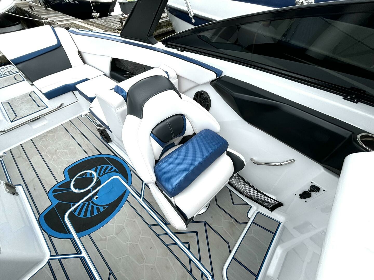 2020 Scarab 255 ID Wake 25
