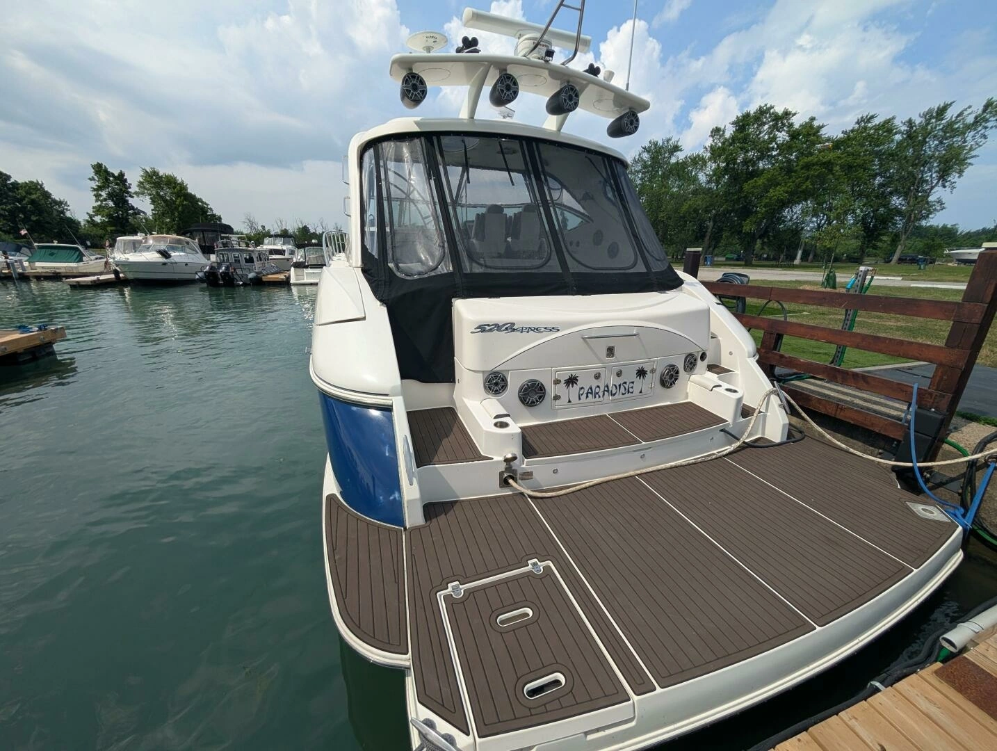 Cruisers Yachts 520 Express Yacht For Sale