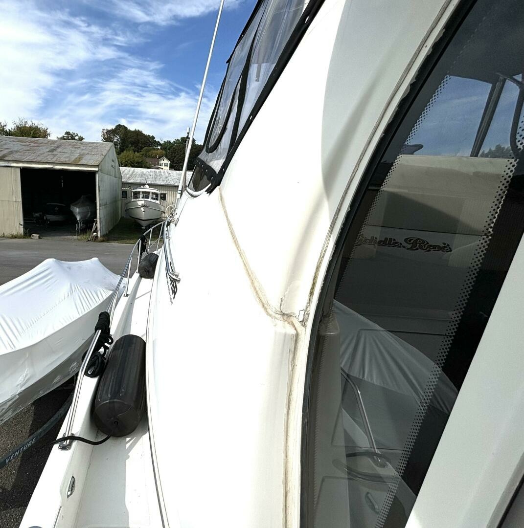 39ft Carver Yacht For Sale