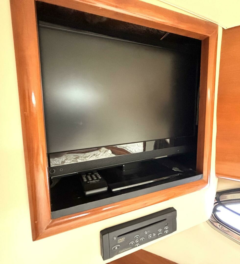 39ft Carver Yacht For Sale