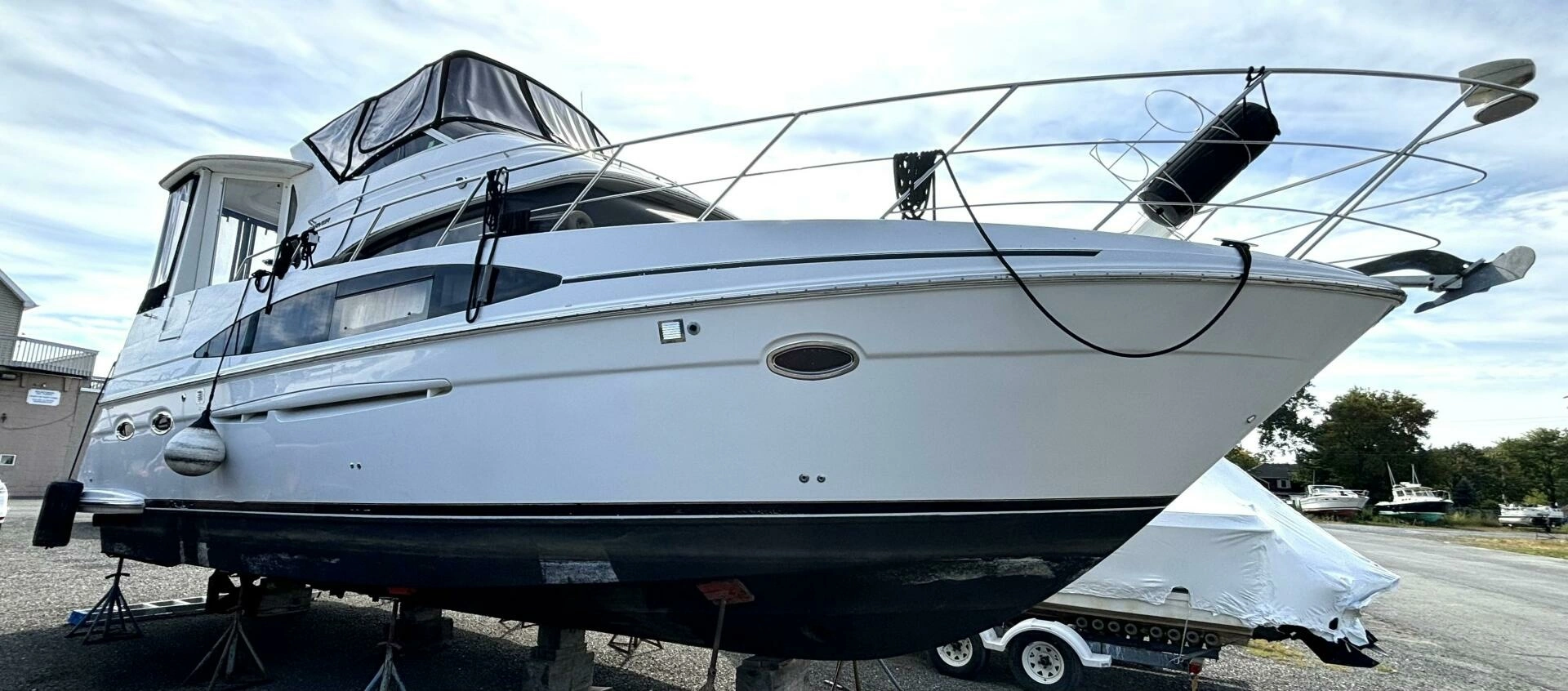 2003 Carver 396 Motor Yacht, photo 1 of 30
