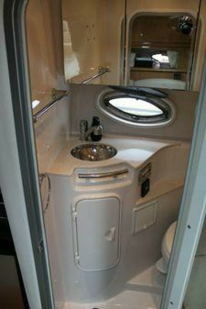2011 Four Winns V335 33