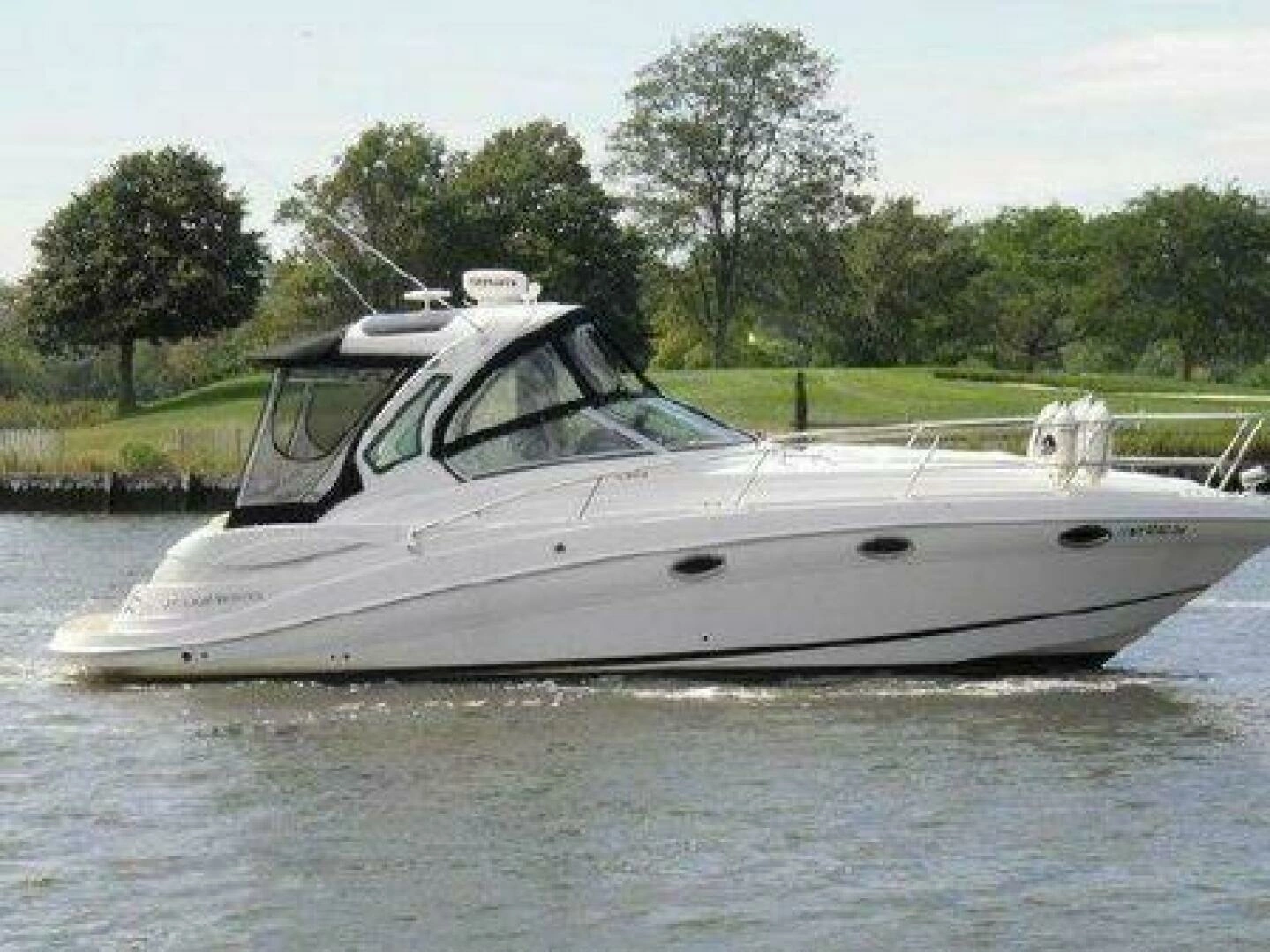 2011 Four Winns V335, photo 1 of 30