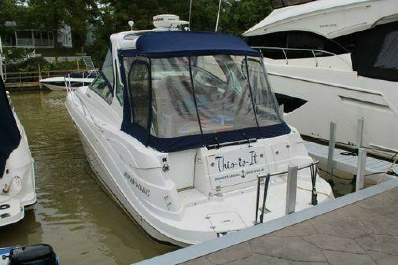 33ft Four Winns Yacht For Sale