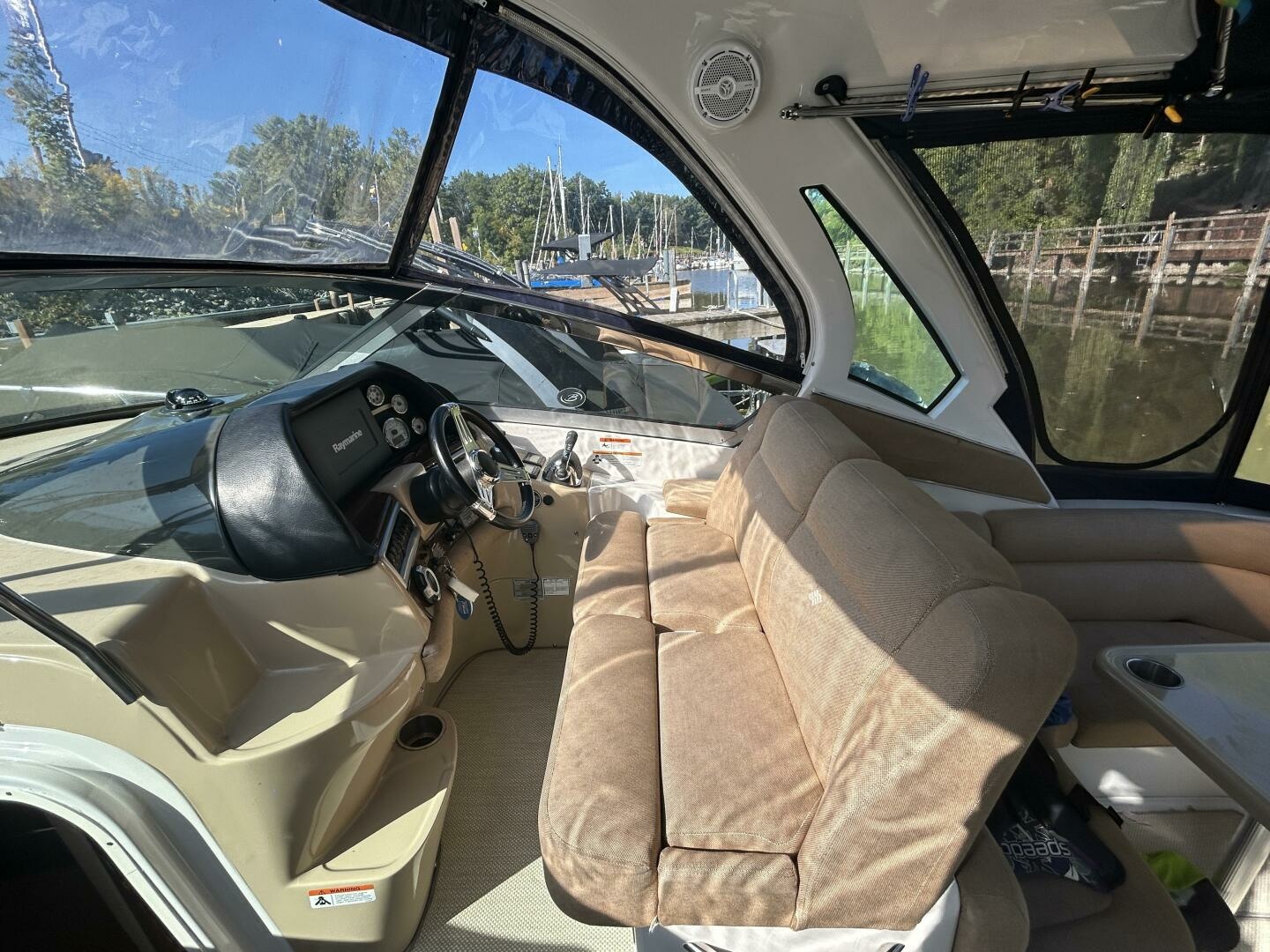 2011 Four Winns V335 33