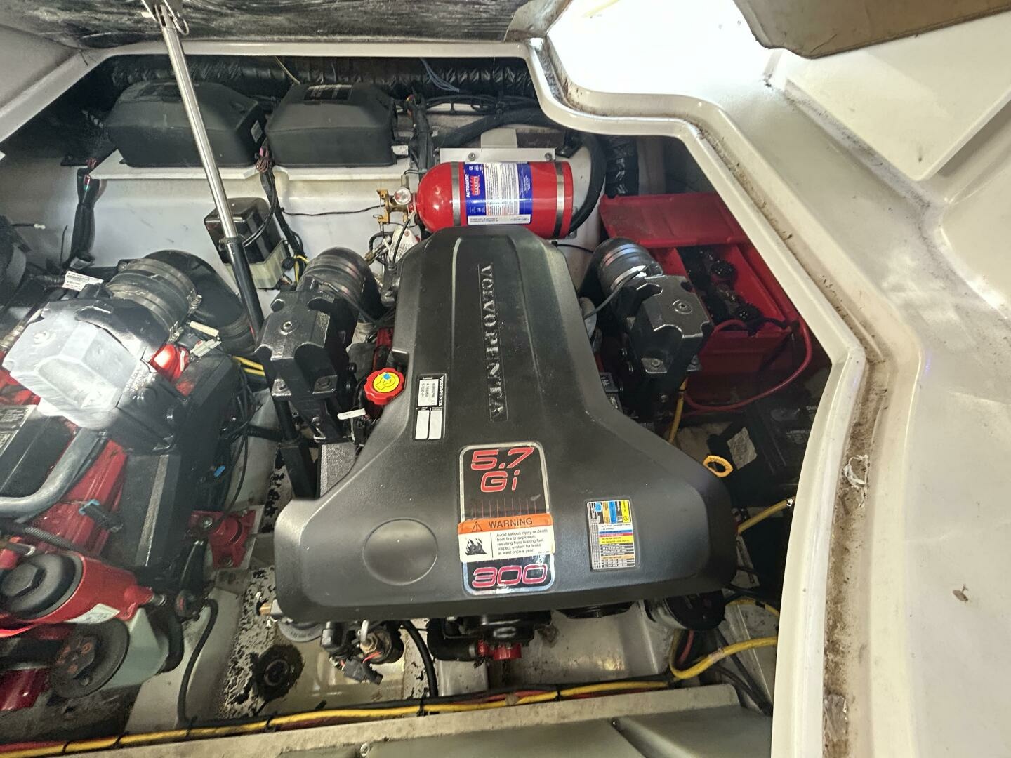 33ft Four Winns Yacht For Sale