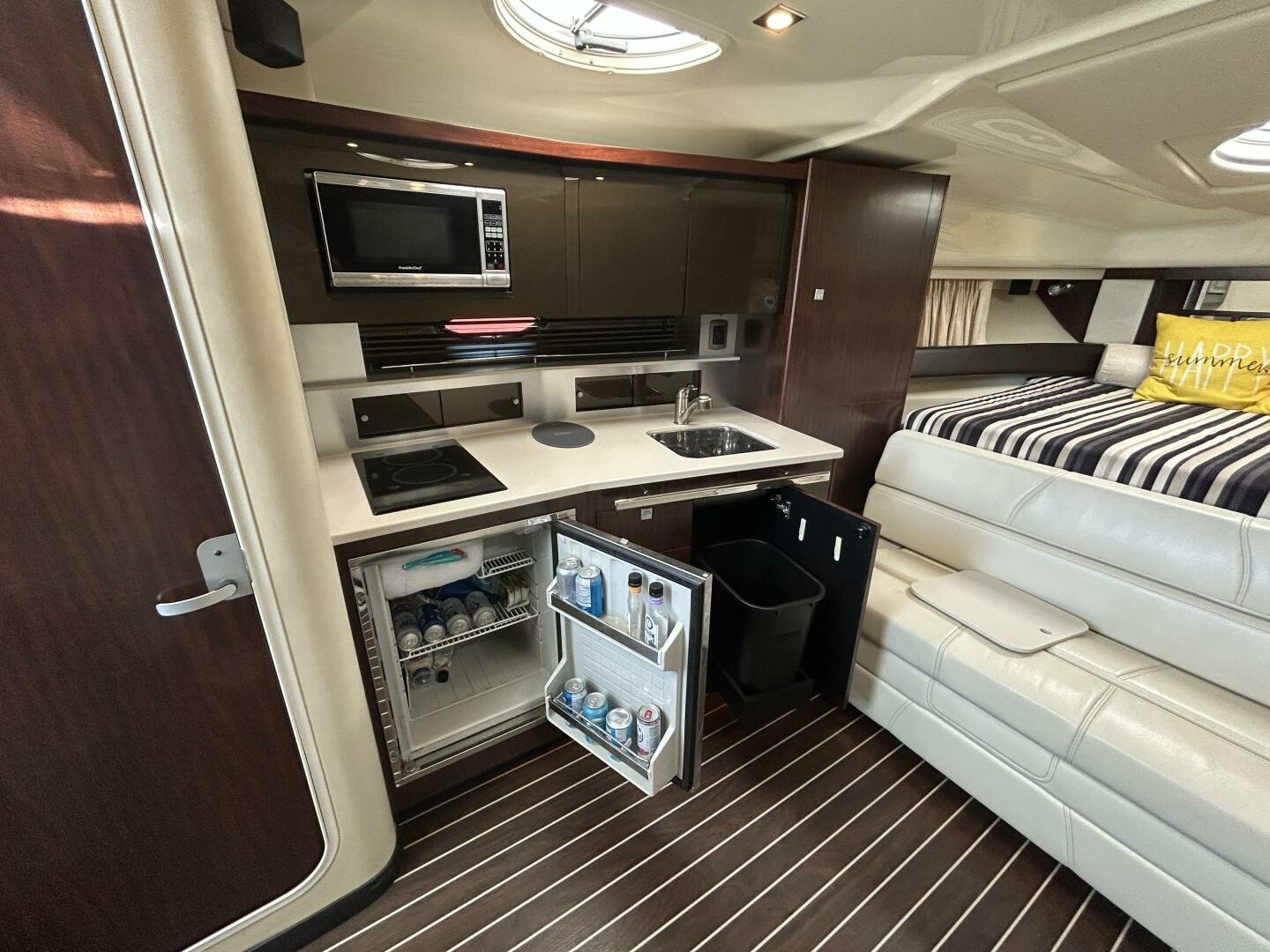 35ft Monterey Yacht For Sale