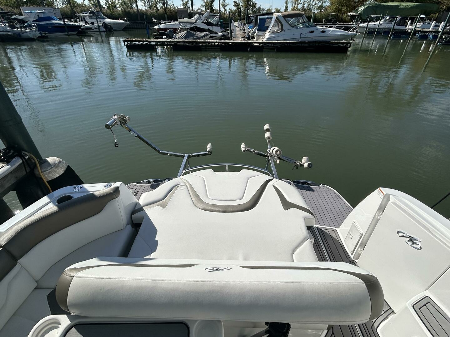 2015 Monterey 355 Sport Yacht 35